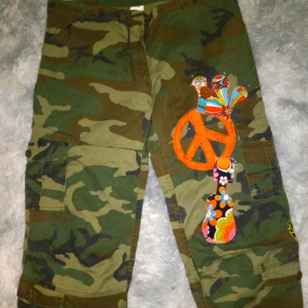 Women's Camo Capri size L